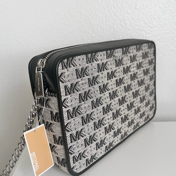 MICHAEL MICHAEL KORS
Logo Crystal Embellished Jet
Set Large East West
Crossbody - Picture 5 of 10